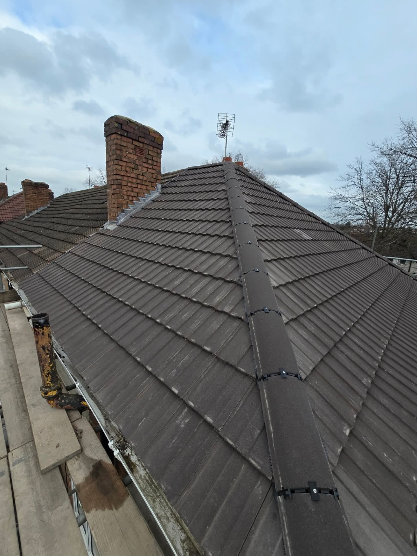 Hip Roof Tile Replacement & Ridge